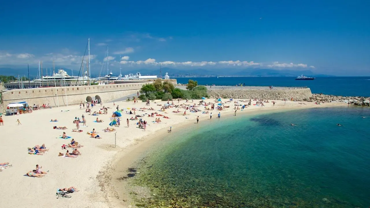 Top-Of-Range Appartment Of 90M2 & 20M2 Of Sunny Terrace, 2Min From Sea Antibes