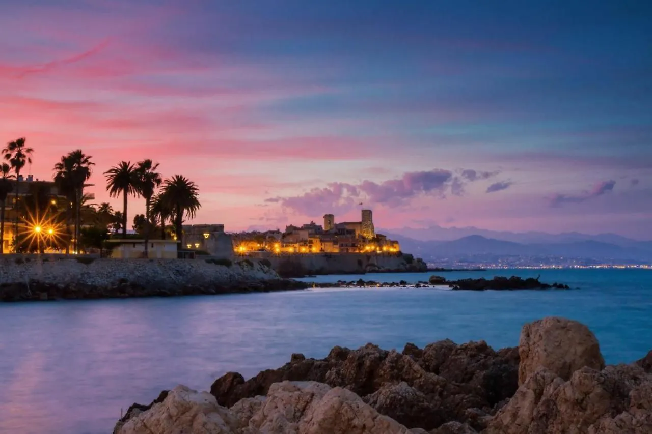 Top-Of-Range Appartment Of 90M2 & 20M2 Of Sunny Terrace, 2Min From Sea Antibes France