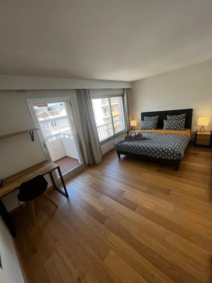Top-Of-Range Appartment Of 90M2 & 20M2 Of Sunny Terrace, 2Min From Sea Antibes